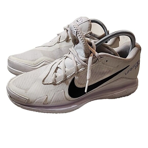 Athletic_Shoes